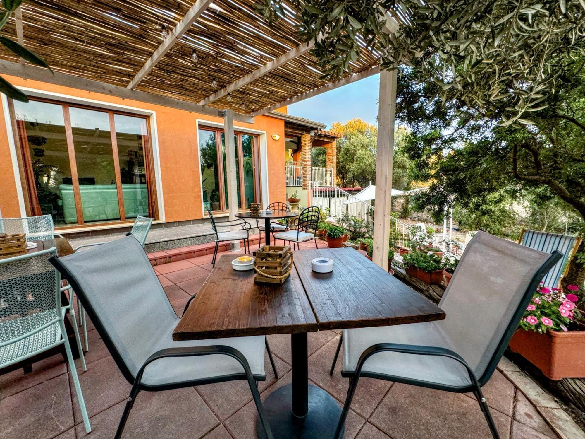 B&B Stell'E Mari SantʼAnna Arresi Exterior foto